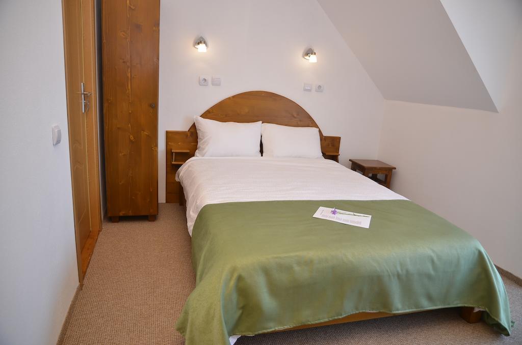 Pensiunea Poezii Alese Valea Draganului Room photo
