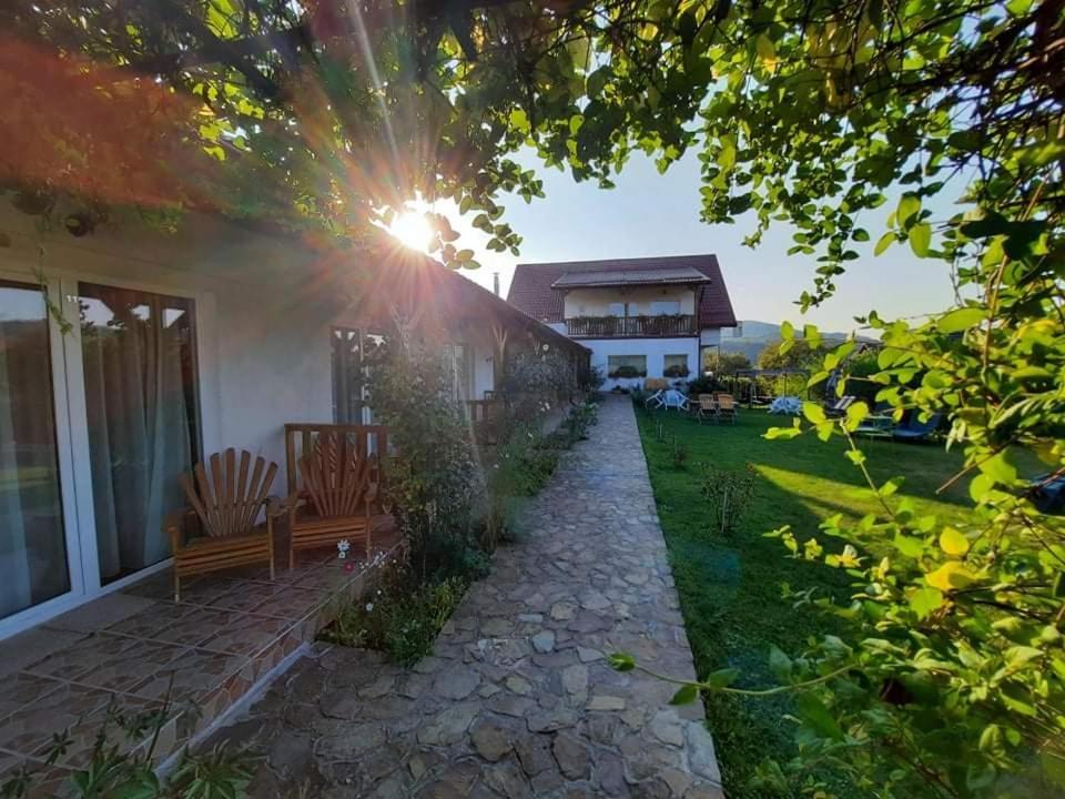Pensiunea Poezii Alese Valea Draganului Exterior photo
